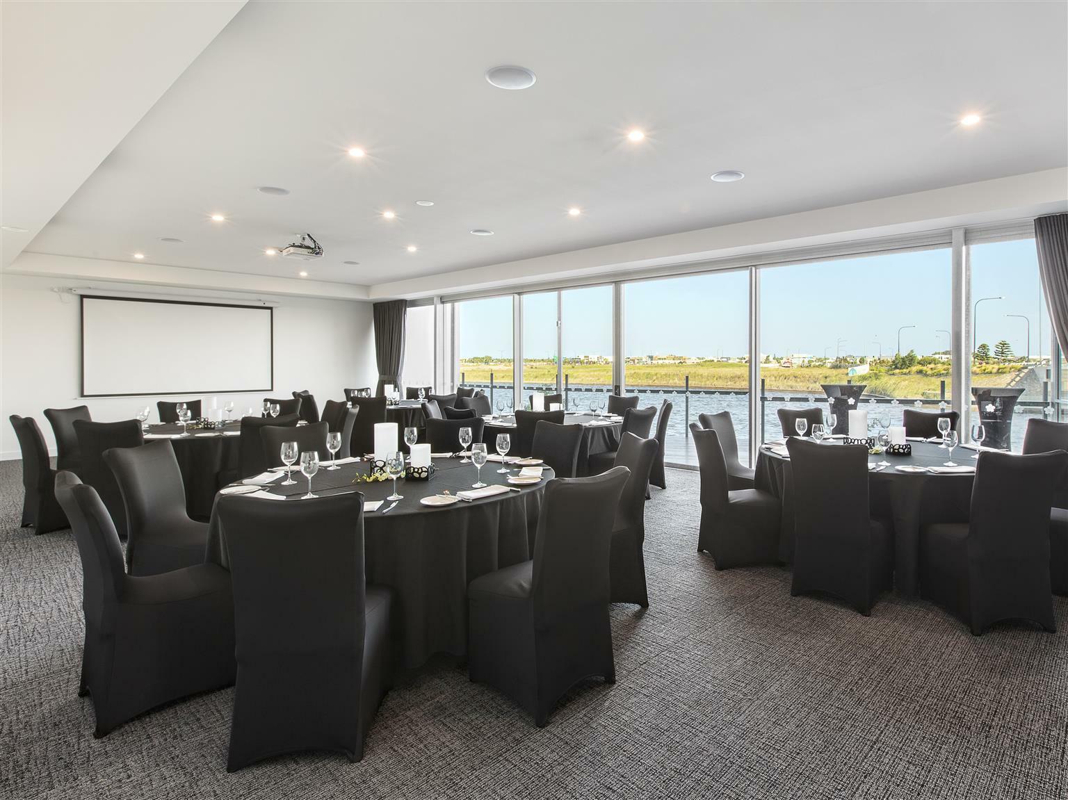 Mercure Sunshine Coast Кавана-Уотерс Экстерьер фото